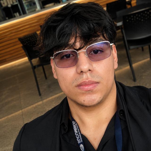 Kirawuan, ingeniero aeroespacial y diseñador web